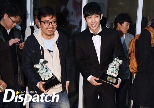  STARCAST: “الممثل ممثل، أليس كذلك؟”… Lee Joon (MBLAQ) و يوم جائزة أفضل ممثل مبتدئ (#엠블랙 #남자답게) 142922551_47